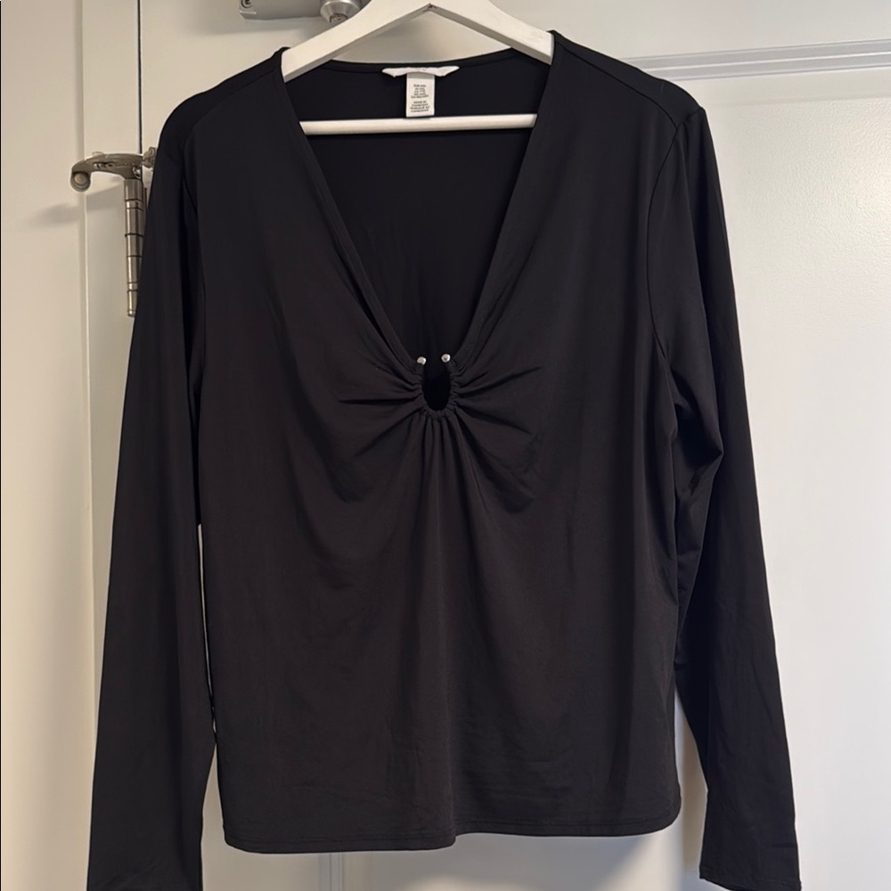 H&M Black Cut Out Fitted Blouse
